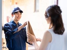 【必見】飲食店でテイクアウトを導入するメリットや補助金を解説！
