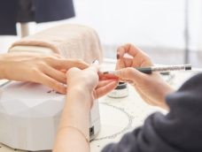 【店舗デザイン】ネイルサロンの床選びのポイントを解説！