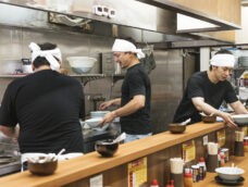 ラーメン屋の開業に必要な資格や条件とは！内装デザインの注意点も解説！